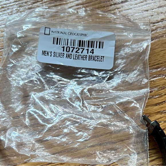 National Geographic black crocodile skin and silver bracelet. - Picture 7 of 7